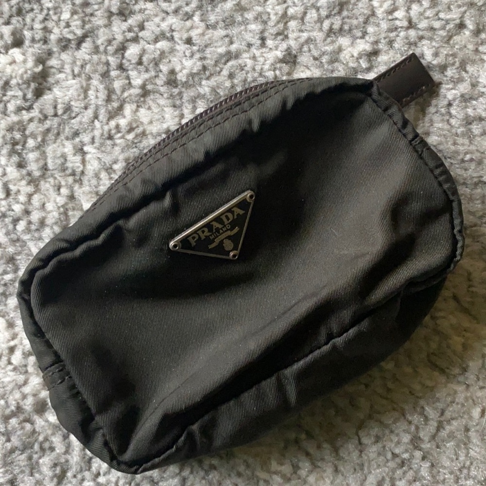 💯Authentic Prada Brown makeup pouch. Vintage from early 2000’s
